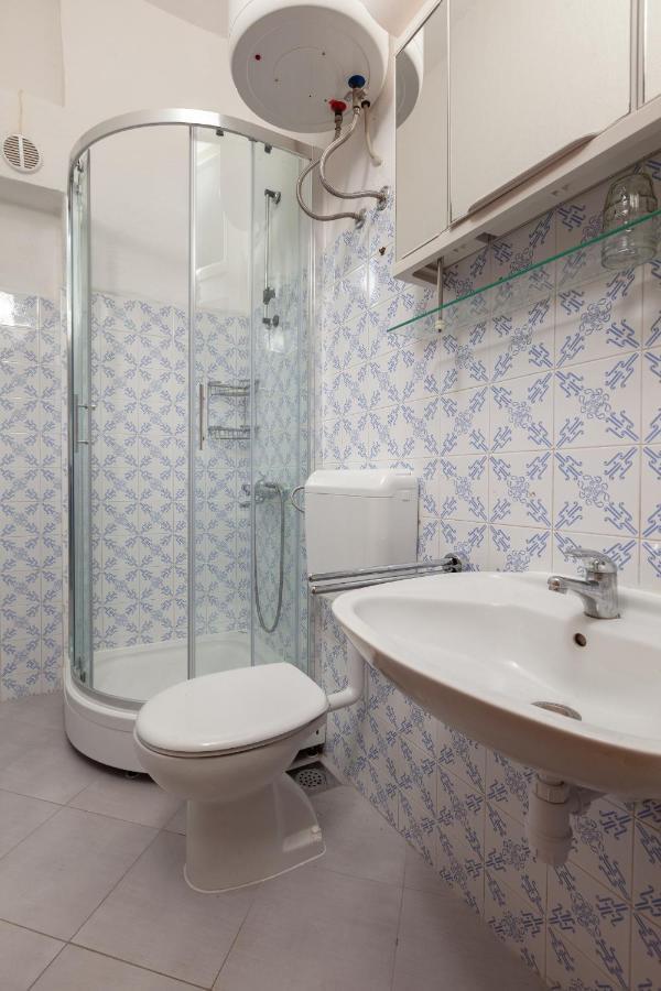 Apartments By The Sea Igrane, Makarska - 310 Kültér fotó