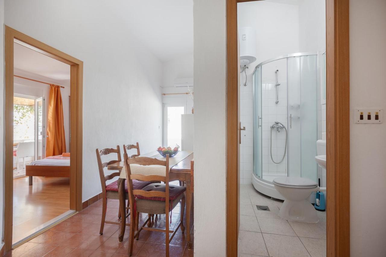 Apartments By The Sea Igrane, Makarska - 310 Kültér fotó