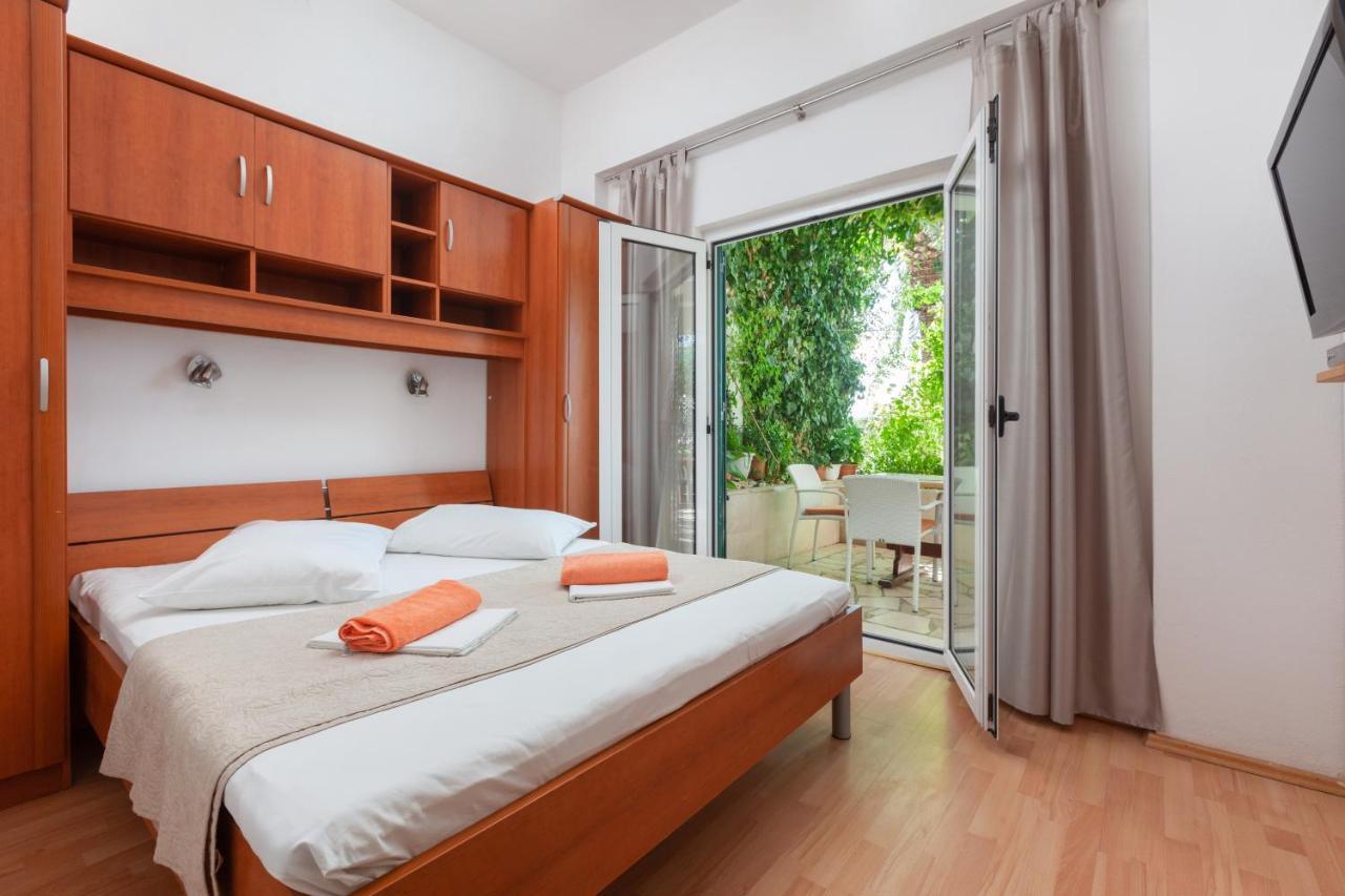 Apartments By The Sea Igrane, Makarska - 310 Kültér fotó