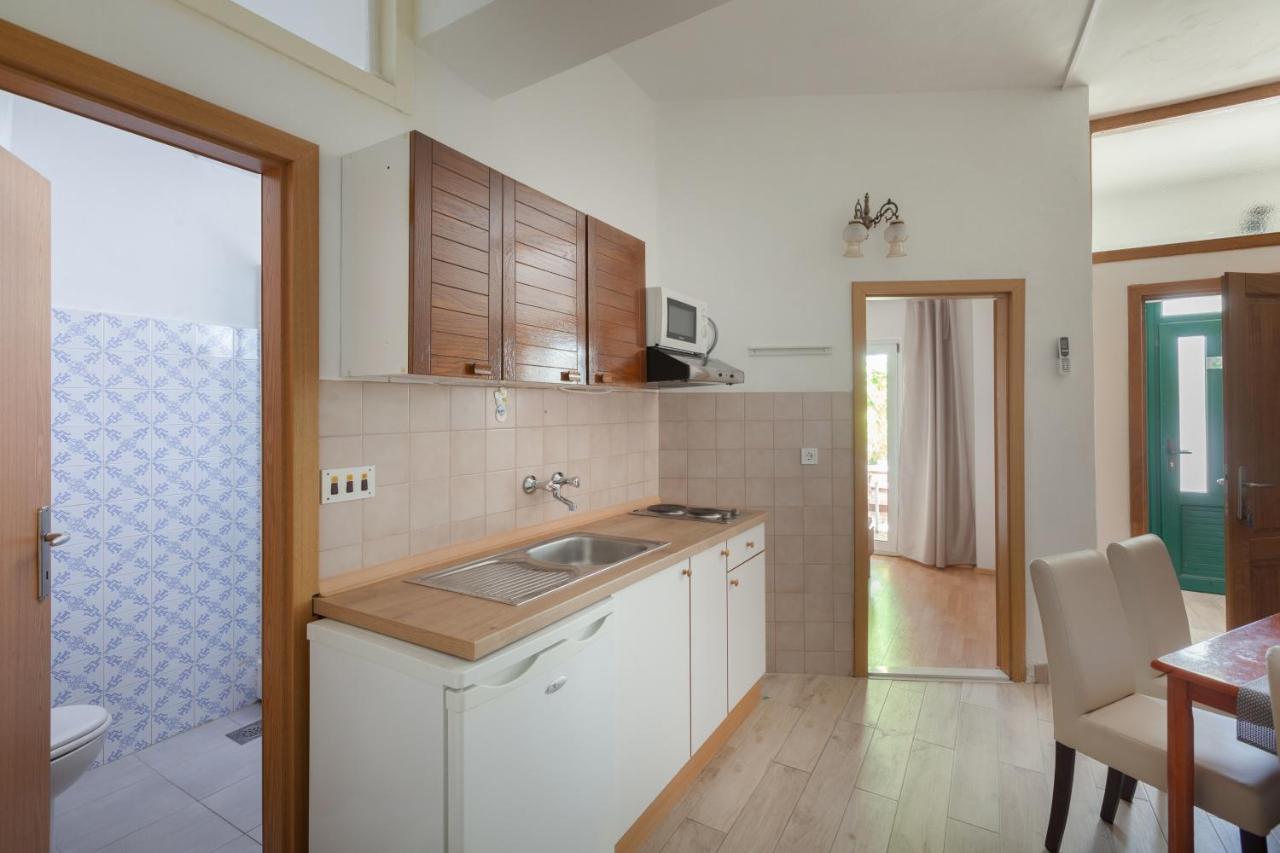 Apartments By The Sea Igrane, Makarska - 310 Kültér fotó